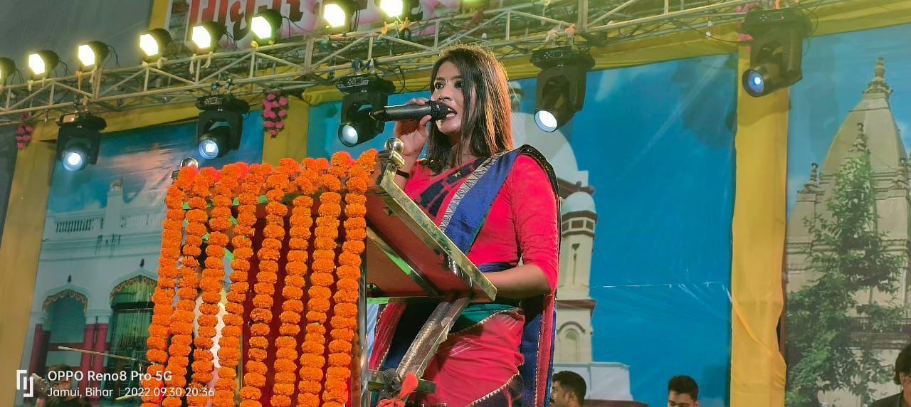 Anchor Shikha Photo 6